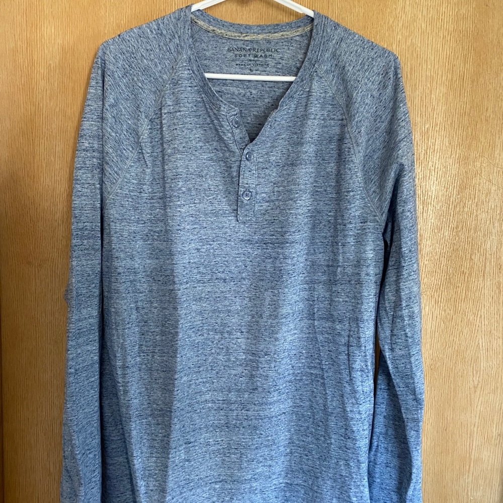 Men’s Banana Republic long sleeve shirt.